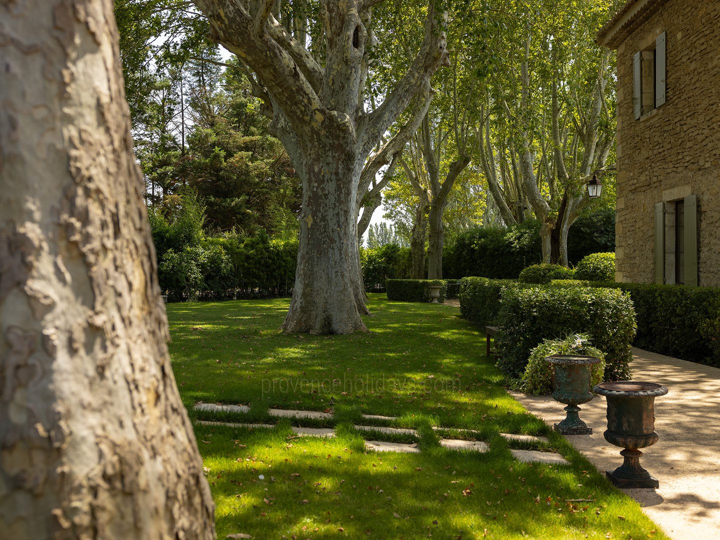 50 - Bastide Provençale: Villa: Exterior