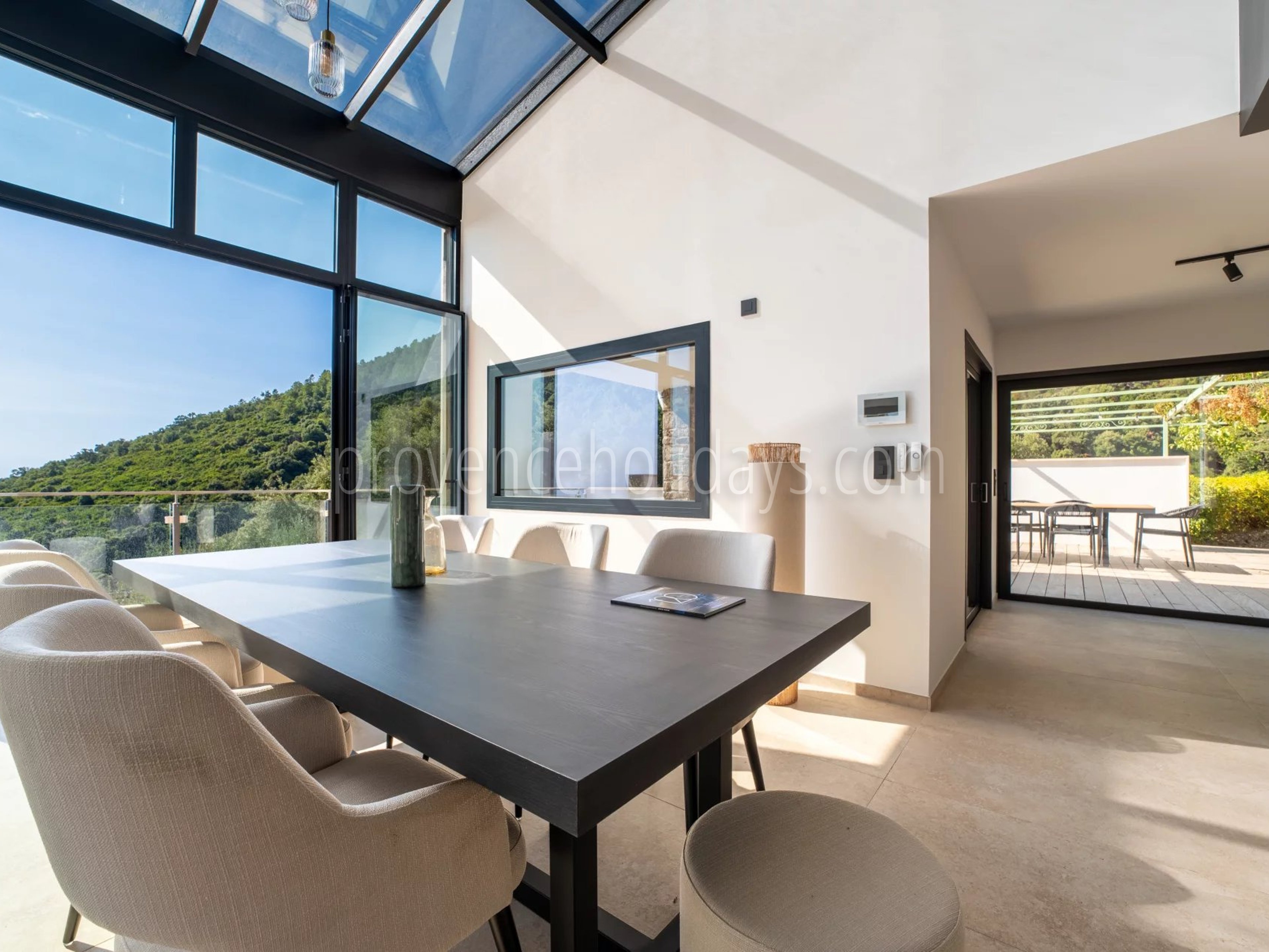 38 - Hedendaagse villa in Cavalaire-sur-Mer: Villa: Interior