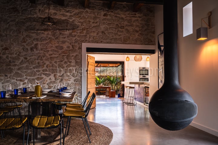 Modern Villa with Heated Plunge Pool in Gémenos