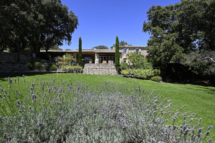 42 - La Maison des Bories: Villa: Exterior