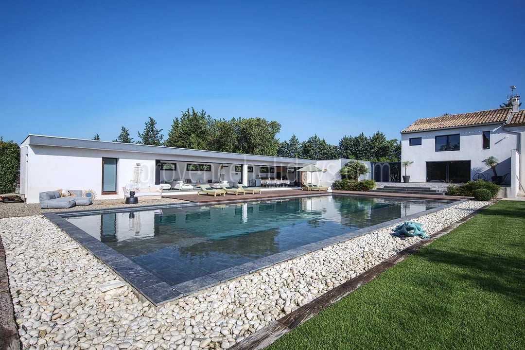 8 - House with pool house in Eyguières: Villa: Pool