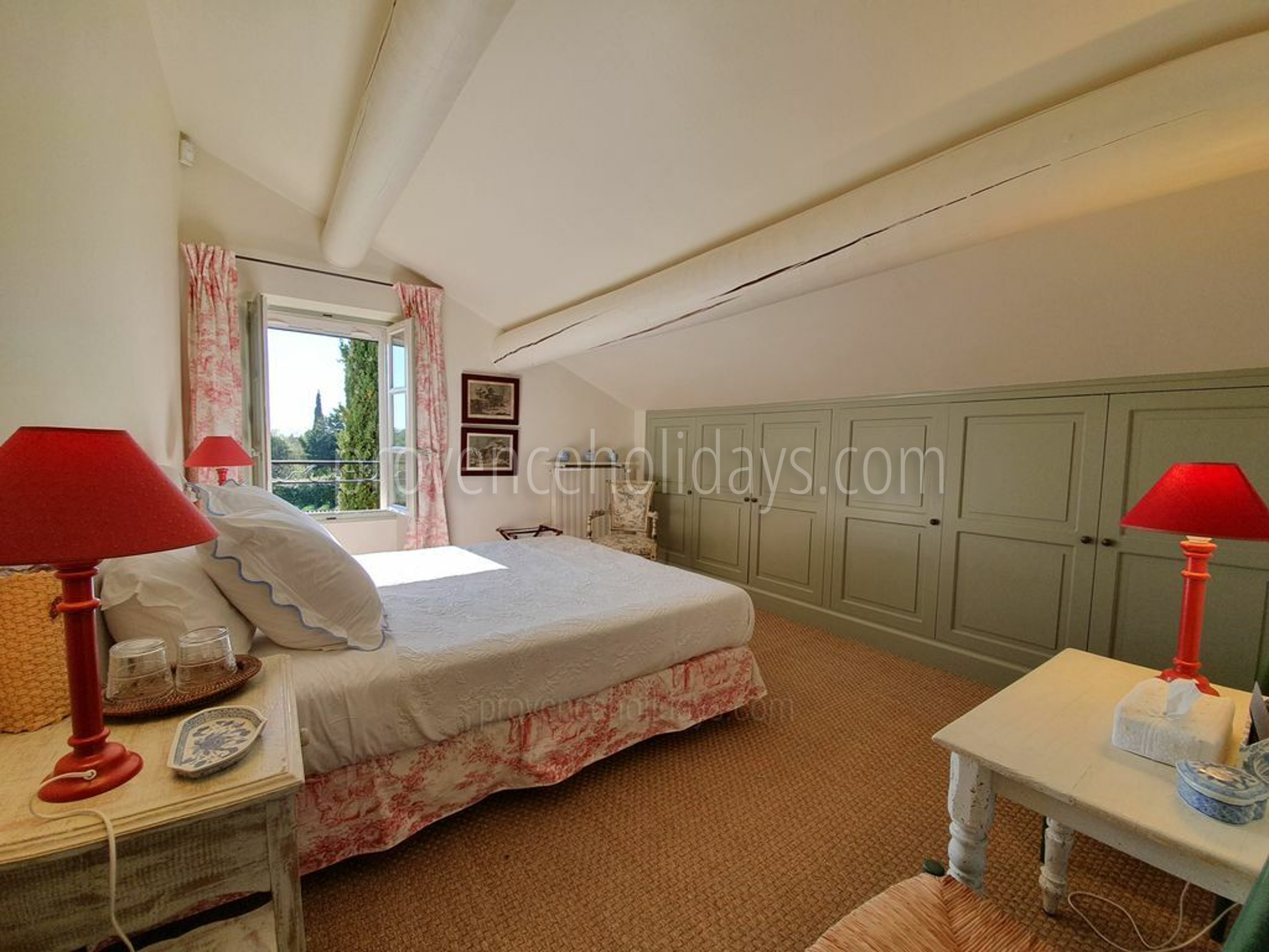 4 - Mas Saint-Andiol: Villa: Bedroom