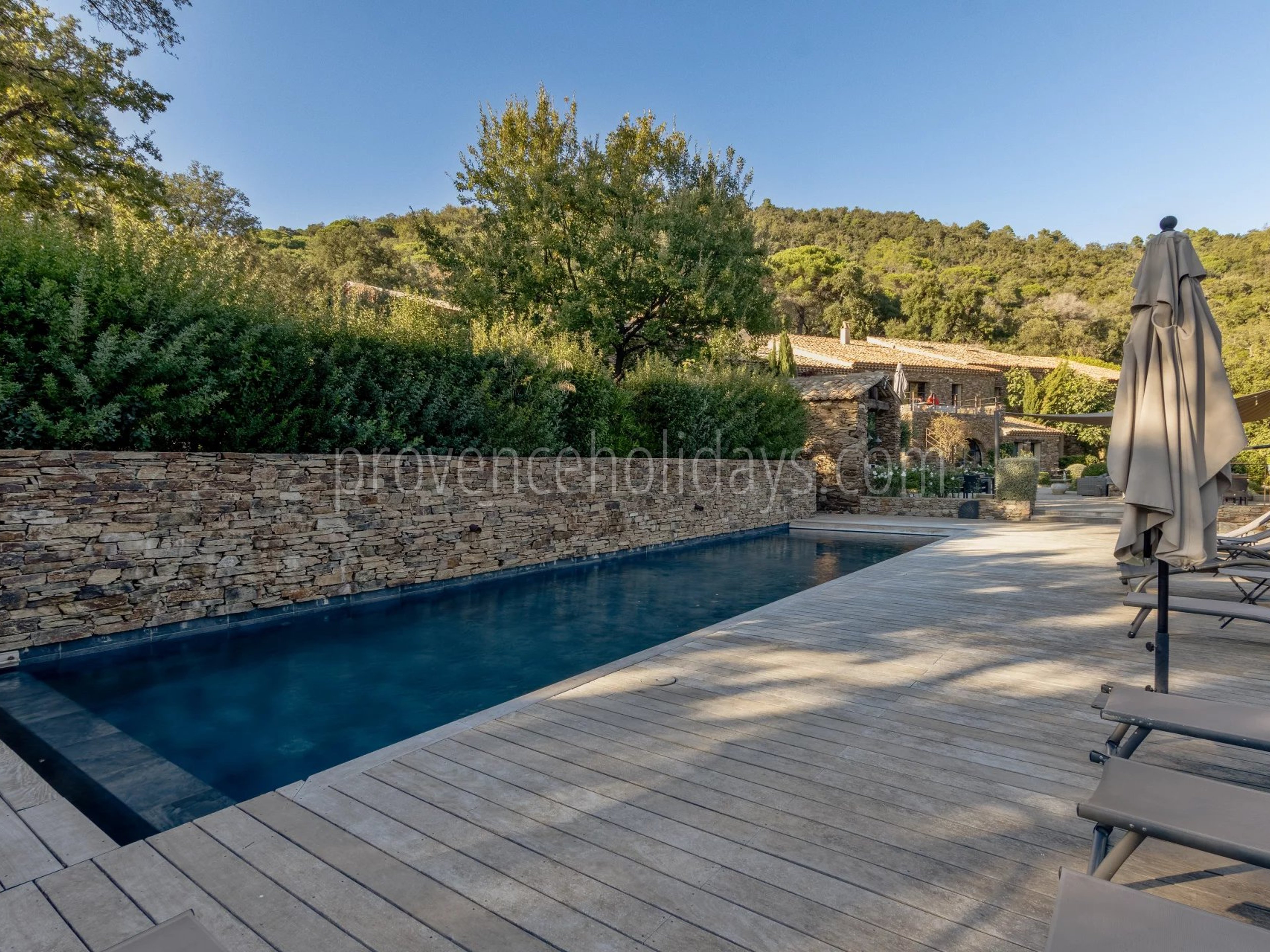 4 - Stone estate in La Garde-Freinet: Villa: Pool