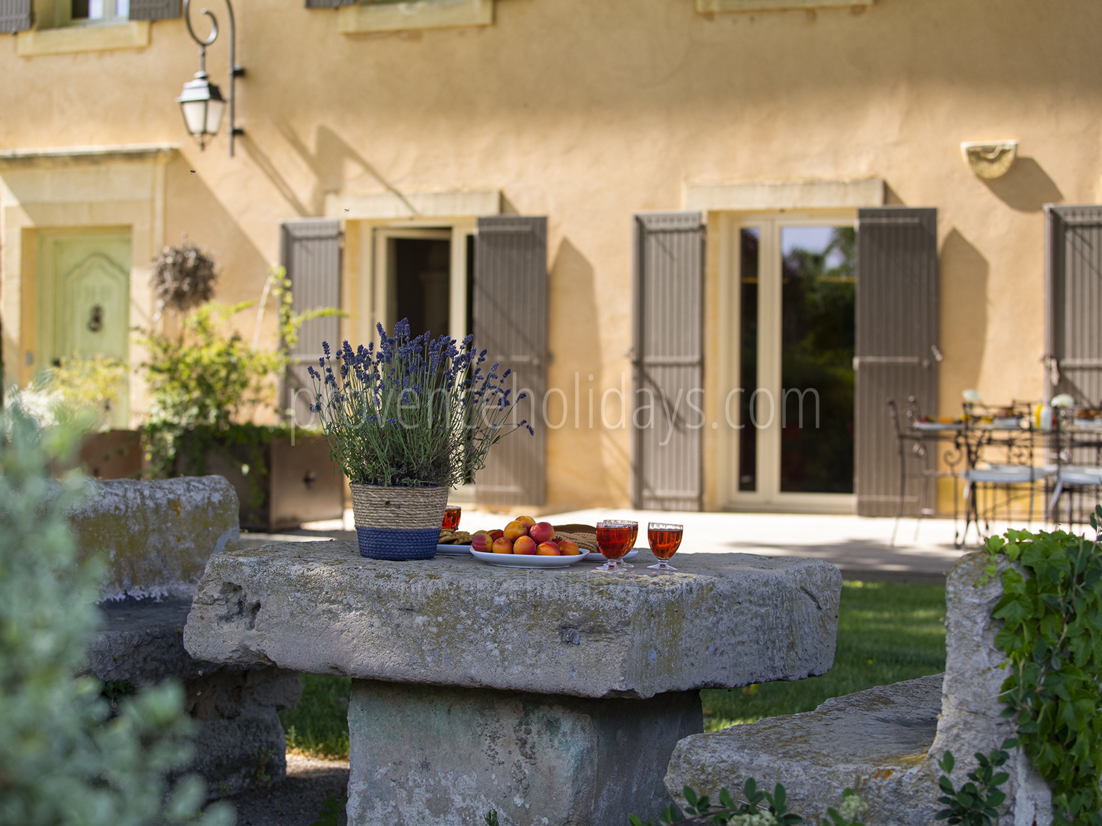 42 - Bastide du Vieux Platane: Villa: Exterior
