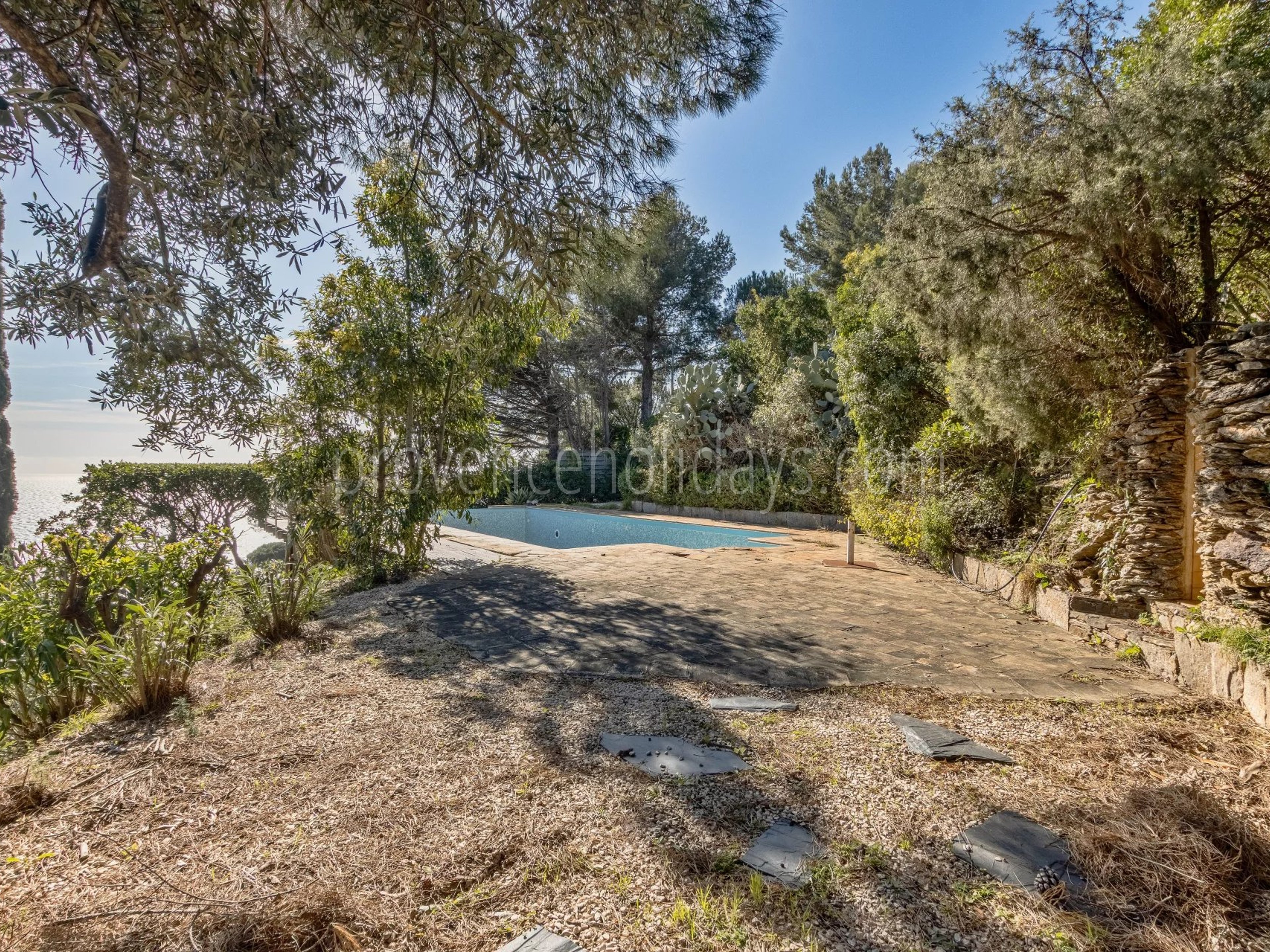 Te renoveren villa in Rayol-Canadel-sur-Mer - 15