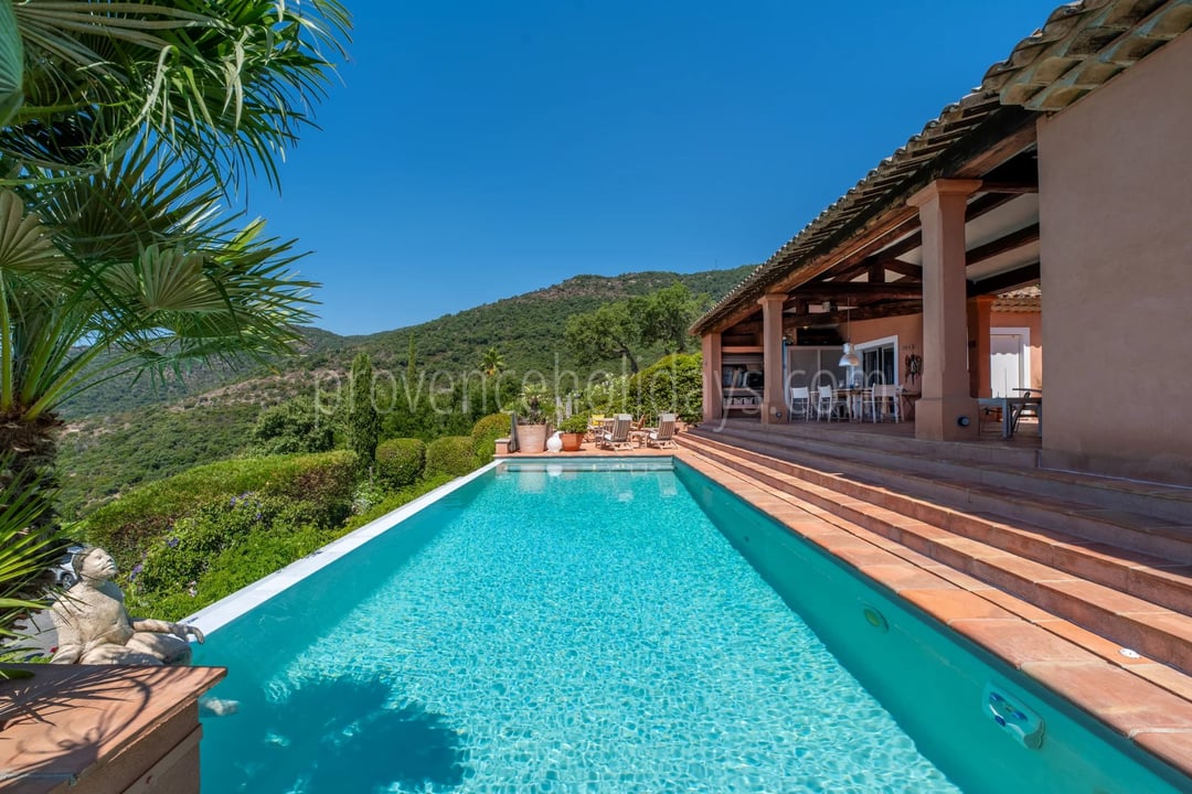 68 - Zeitgenössische Villa in Rayol-Canadel-sur-Mer: Villa: Pool