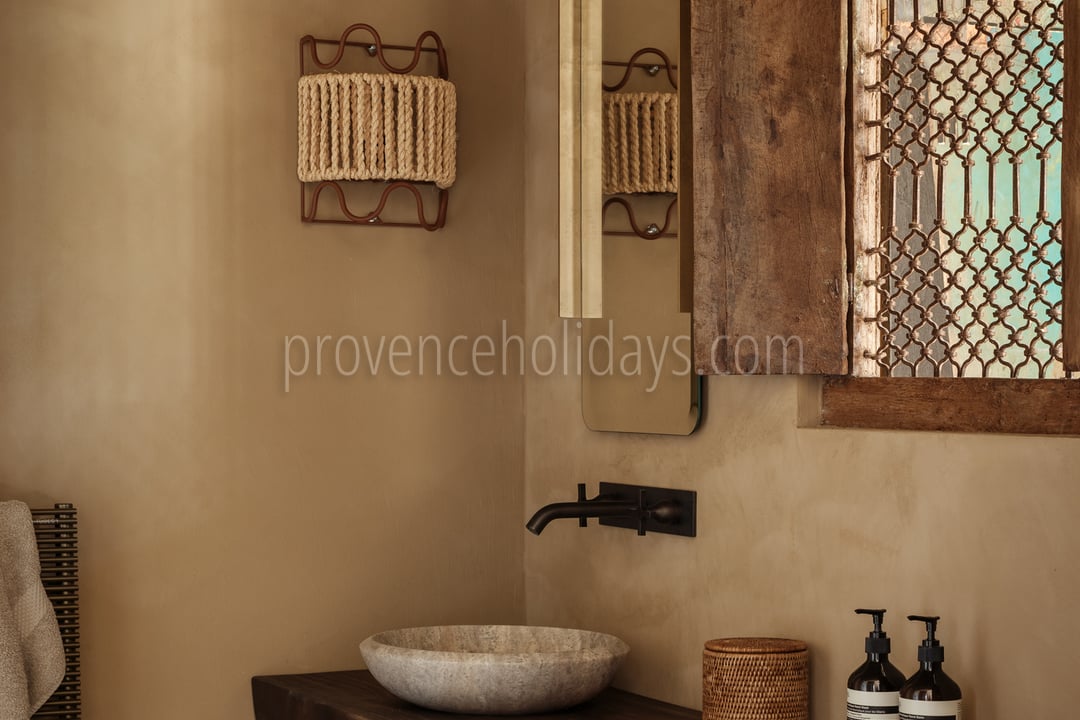6 - Villa Paradis: Villa: Bathroom