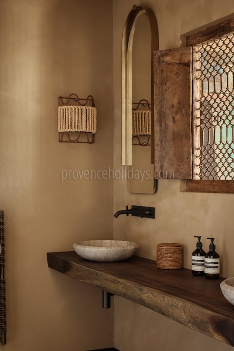 6 - Villa Paradis: Villa: Bathroom