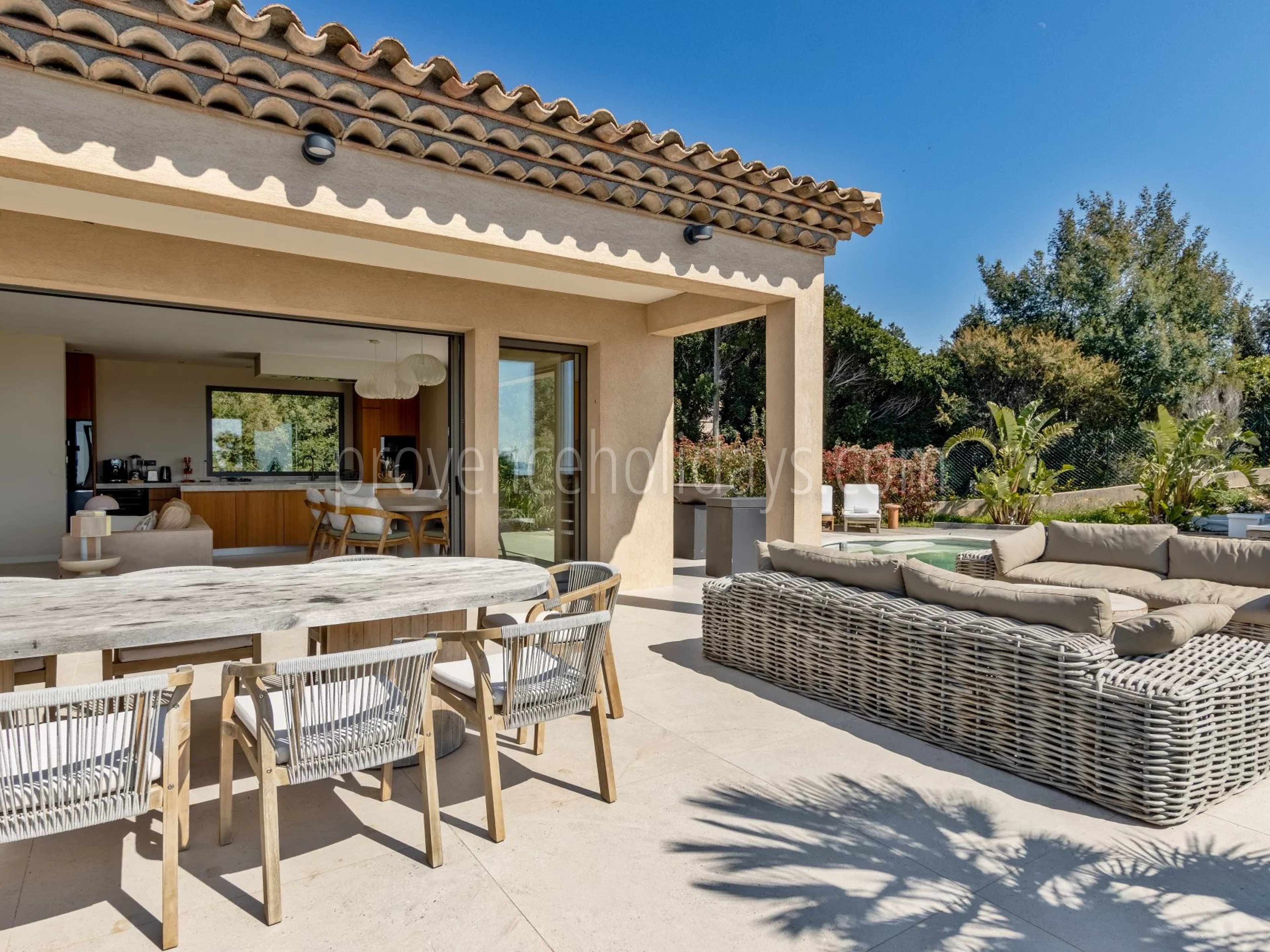 7 - Gerenoveerde villa in Rayol-Canadel-sur-Mer: Villa: Exterior