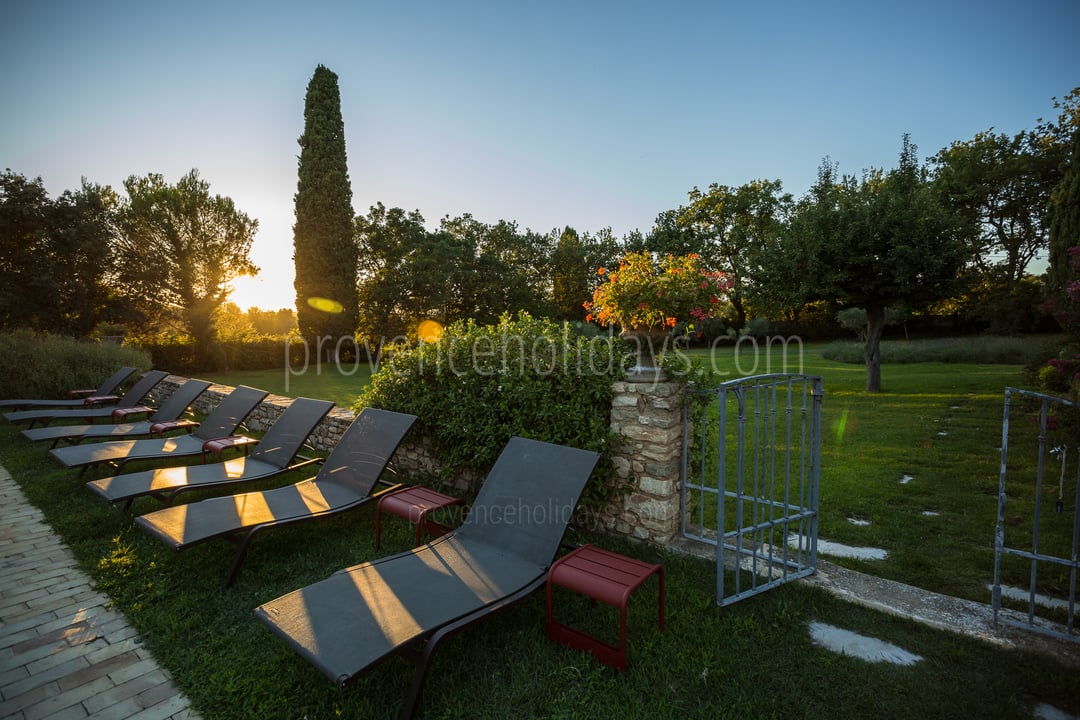 24 - Domaine d\'Uzès: Villa: Exterior