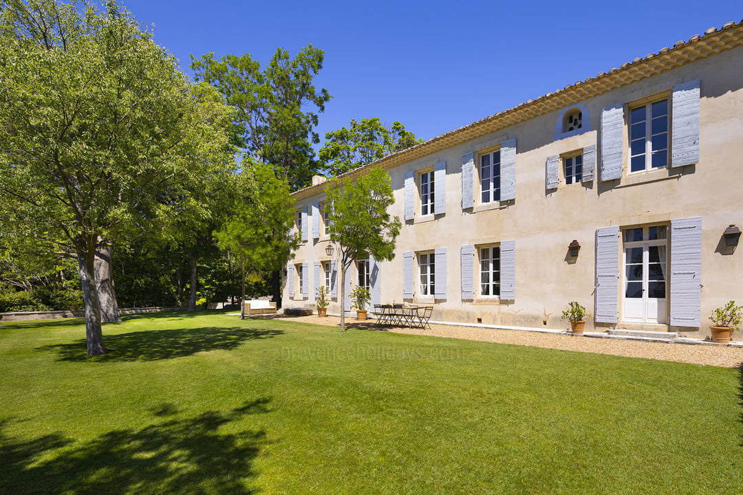 12 - Bastide de l\'Isle: Villa: Exterior