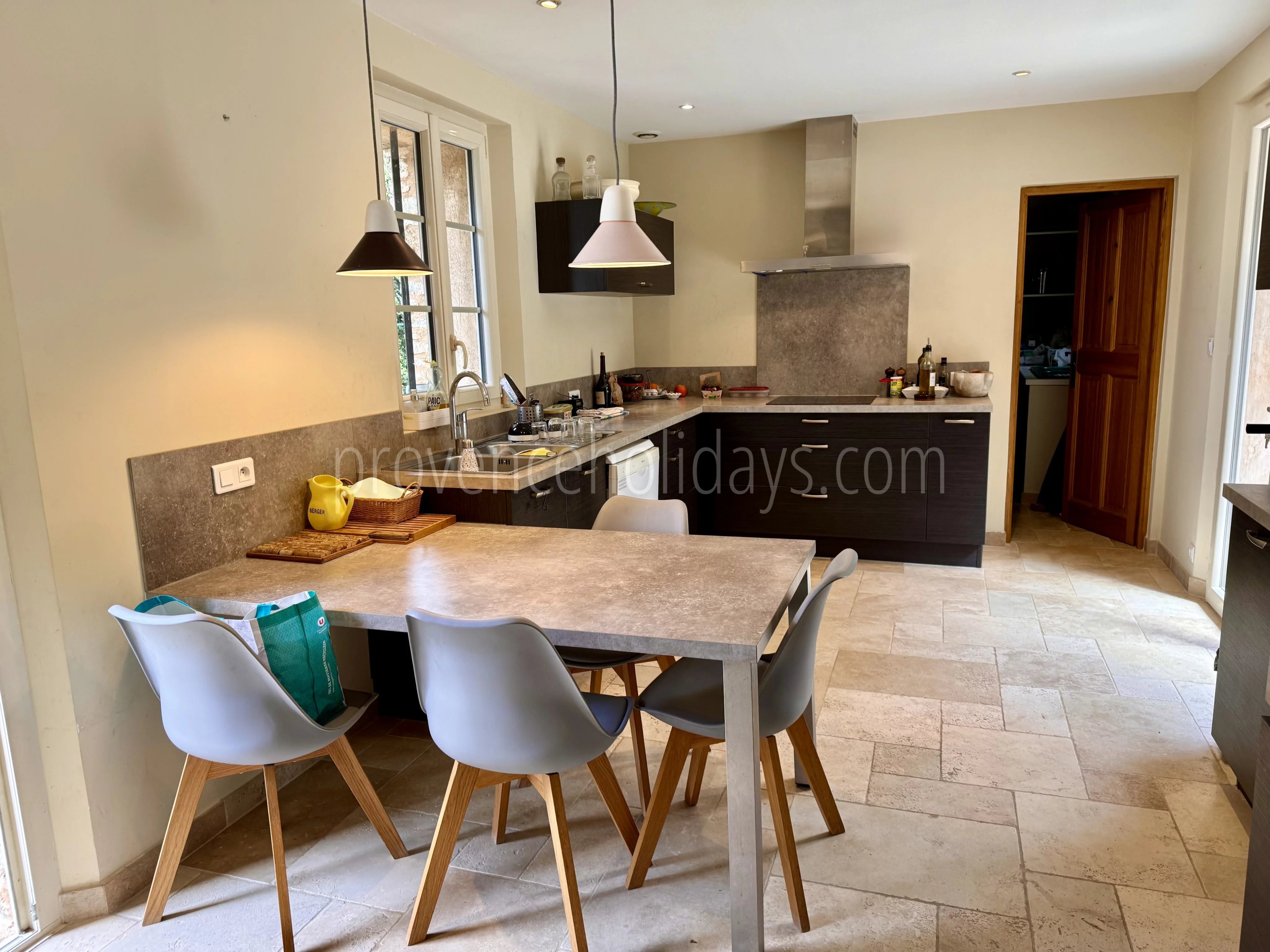 4 - Renovated château in Gordes: Villa: Interior
