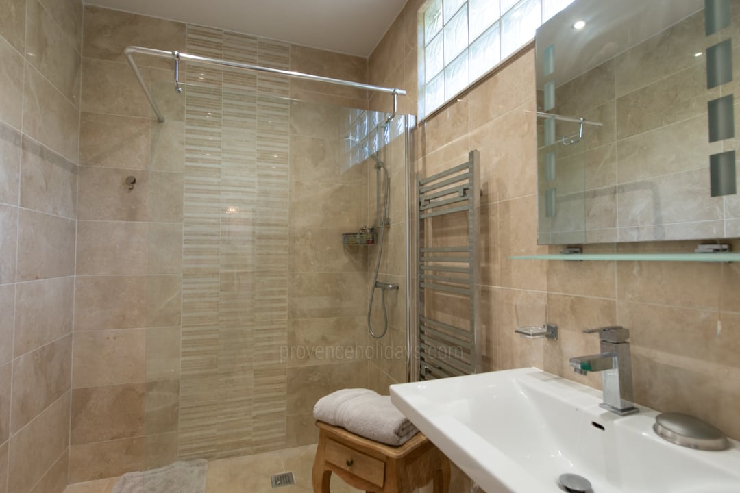 9 - Villa Caprice: Villa: Bathroom
