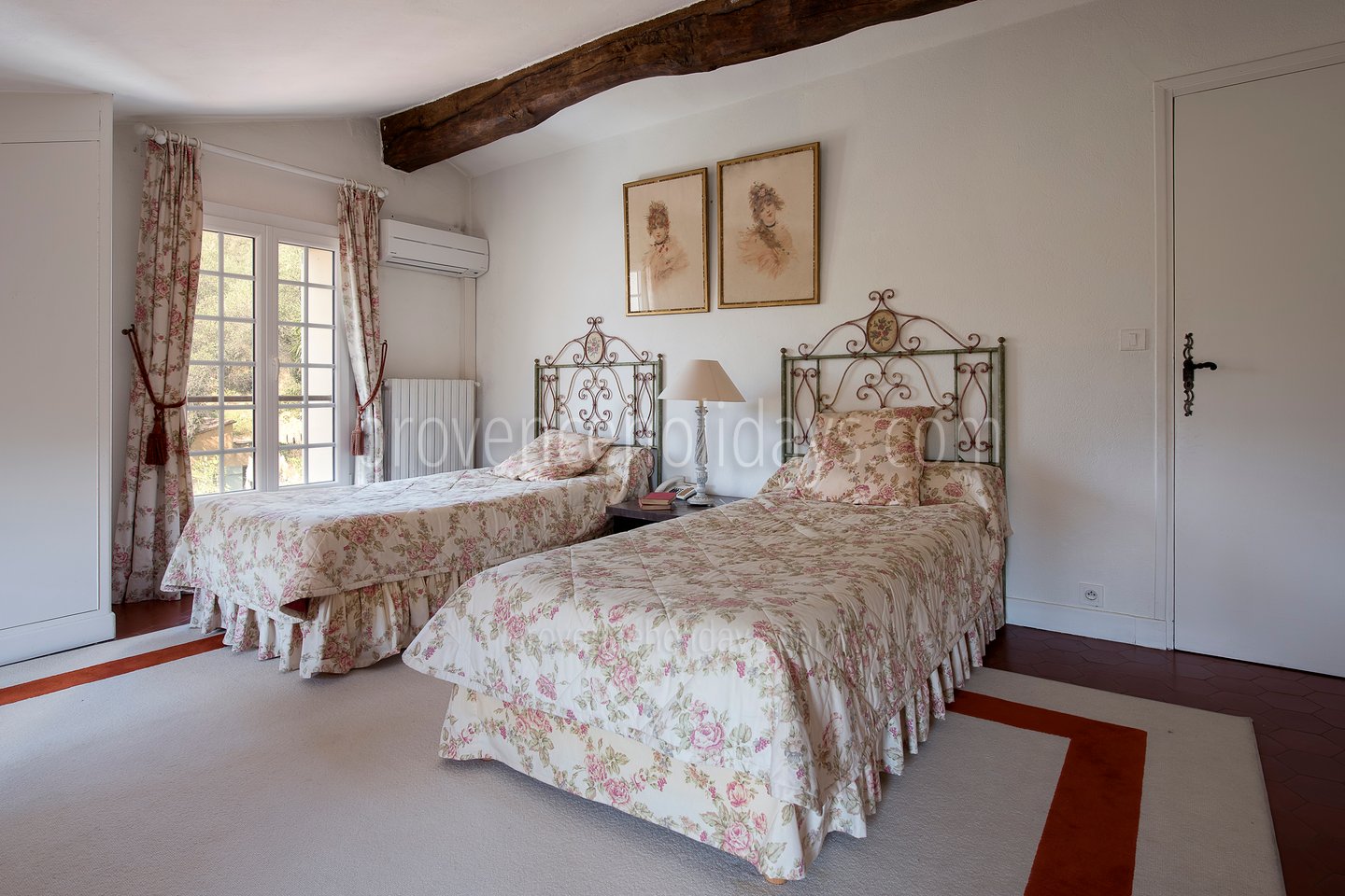 8 - Domaine Alta Vista: Villa: Bedroom