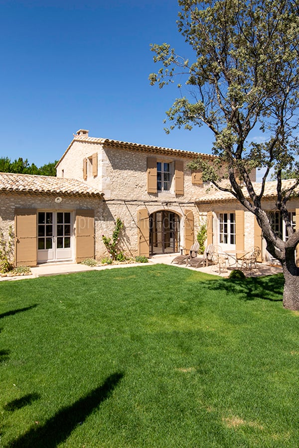 -1 - Maison Eygalières: Villa: Exterior