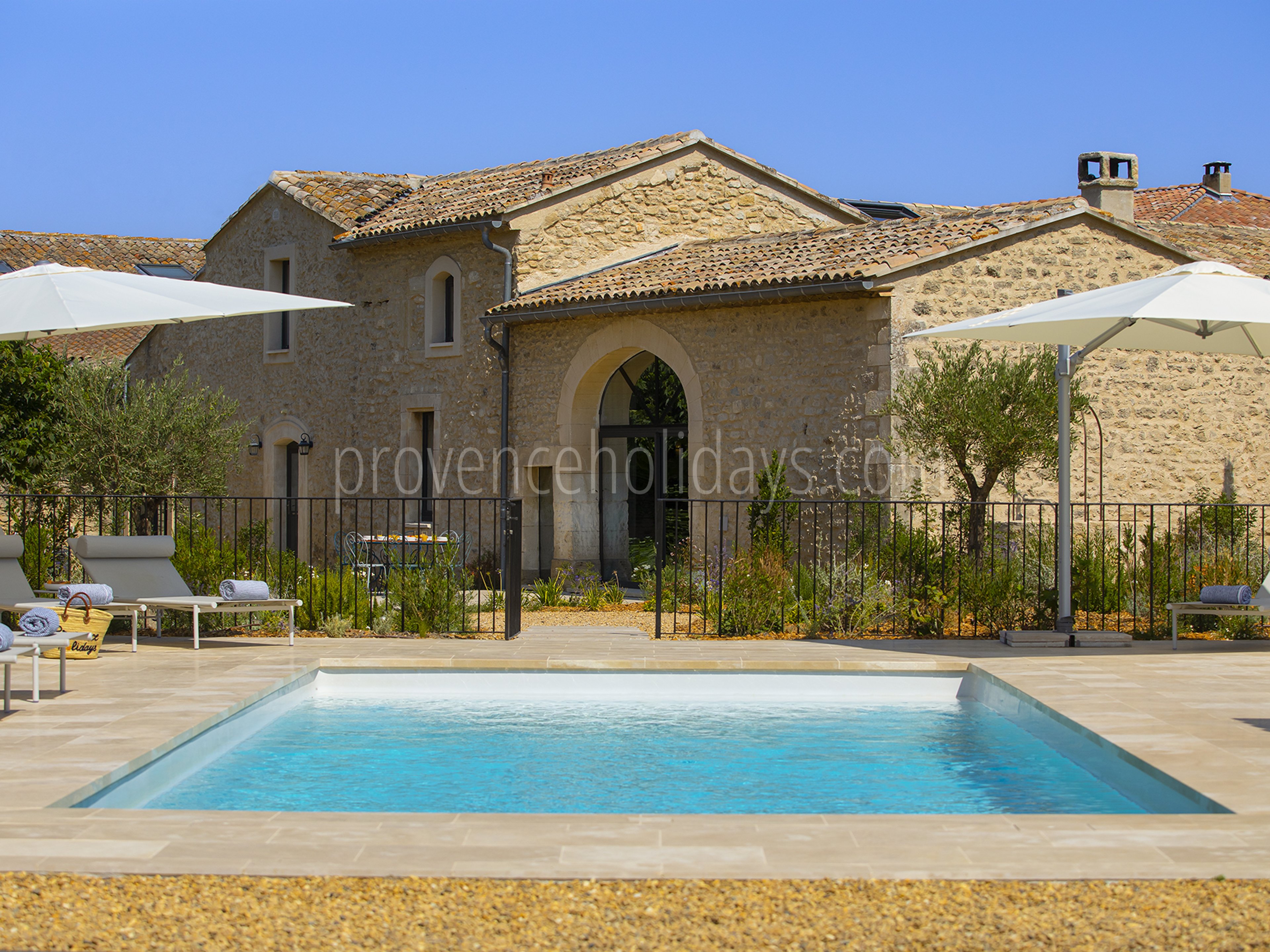 29 - Mas de la Lône: Villa: Pool