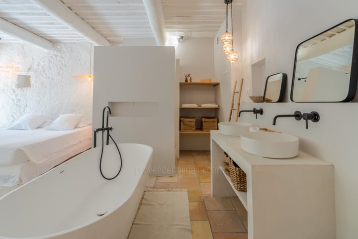 43 - Le Mas des Vignes: Villa: Bathroom