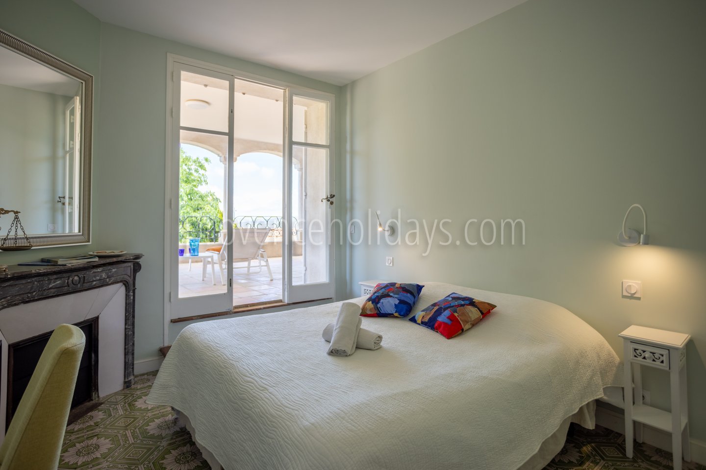18 - Château des Lumières: Villa: Bedroom