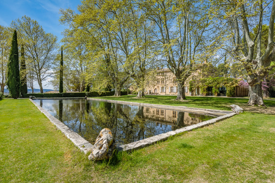 16 - Domaine de Luberon: Villa: Exterior