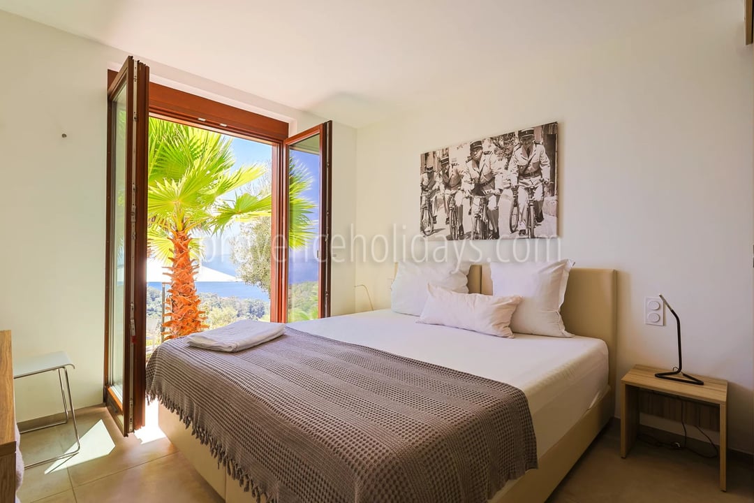 14 - Villa met zwembad in Rayol-Canadel-sur-Mer: Villa: Bedroom