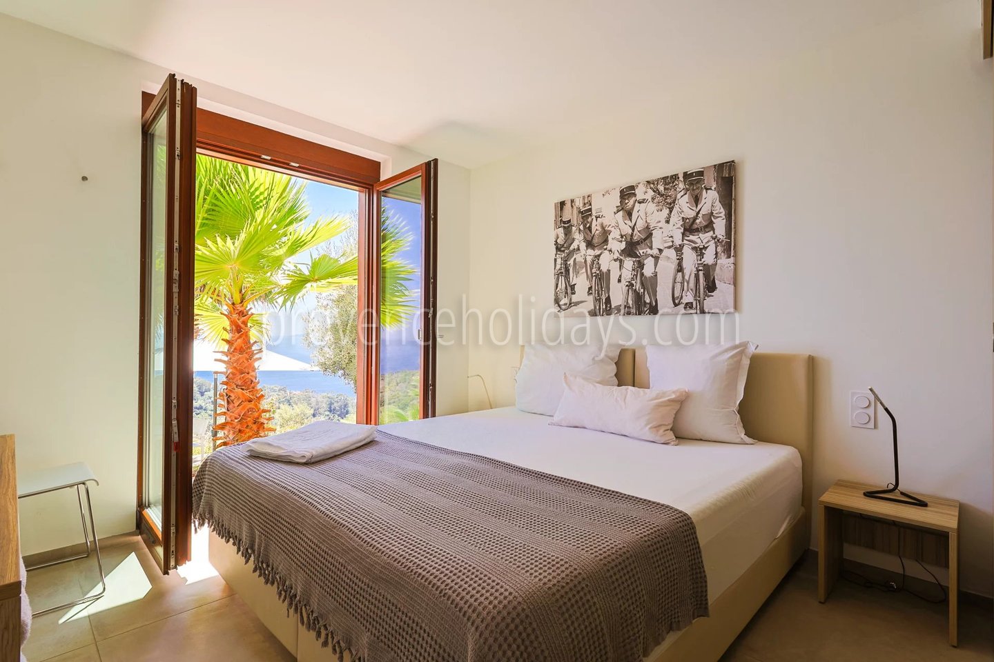 14 - Villa met zwembad in Rayol-Canadel-sur-Mer: Villa: Bedroom