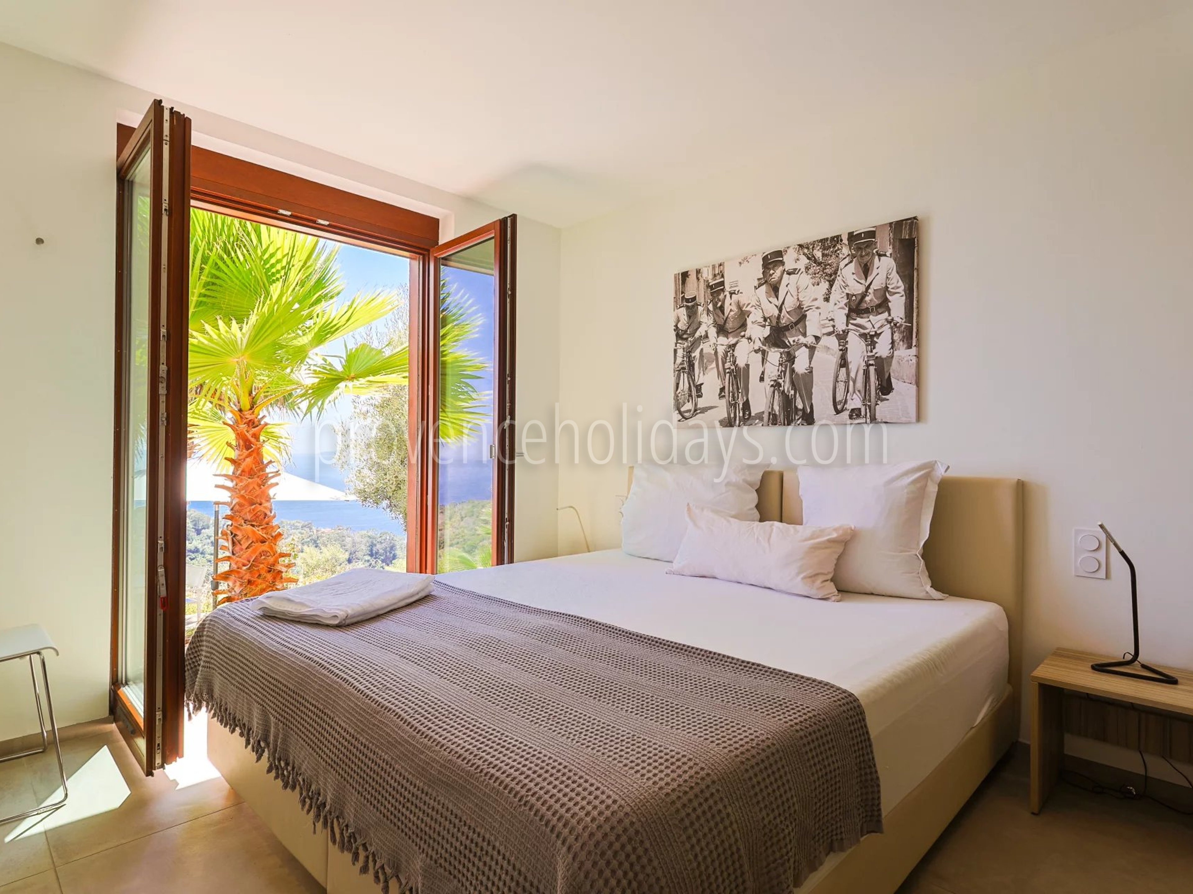 14 - Villa met zwembad in Rayol-Canadel-sur-Mer: Villa: Bedroom