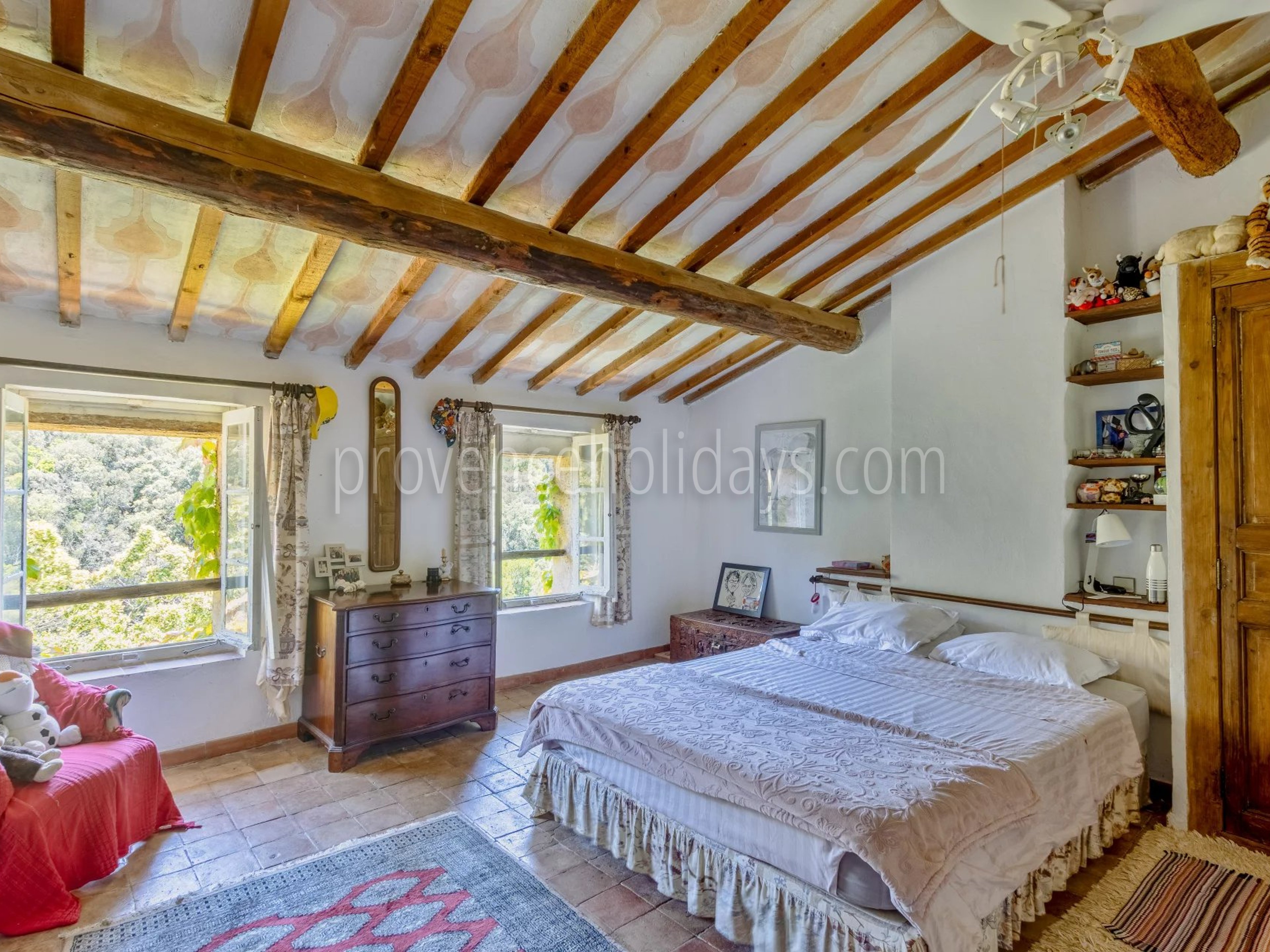 12 - Te renoveren gehucht in Grimaud: Villa: Bedroom