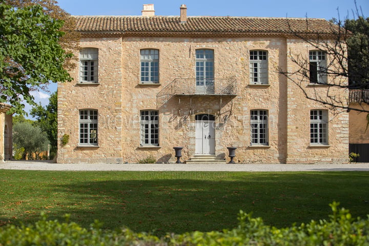Amazing Bastide with tennis court near Aix-en-Provence