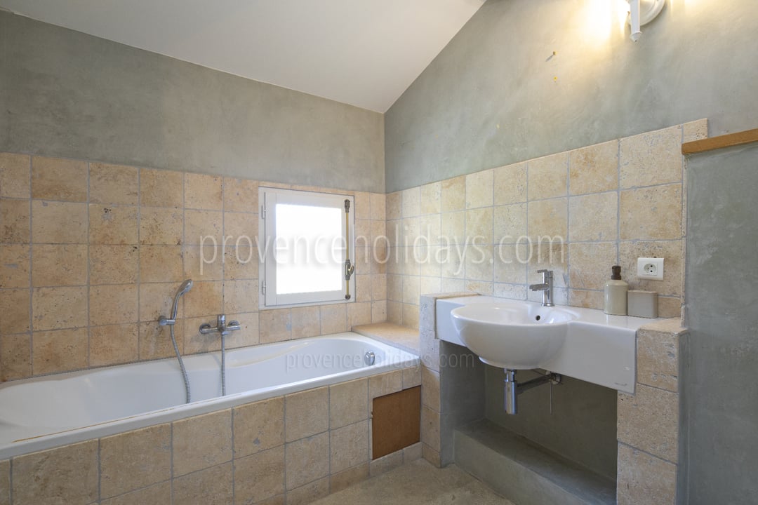 44 - Mas du Carlet: Villa: Bathroom