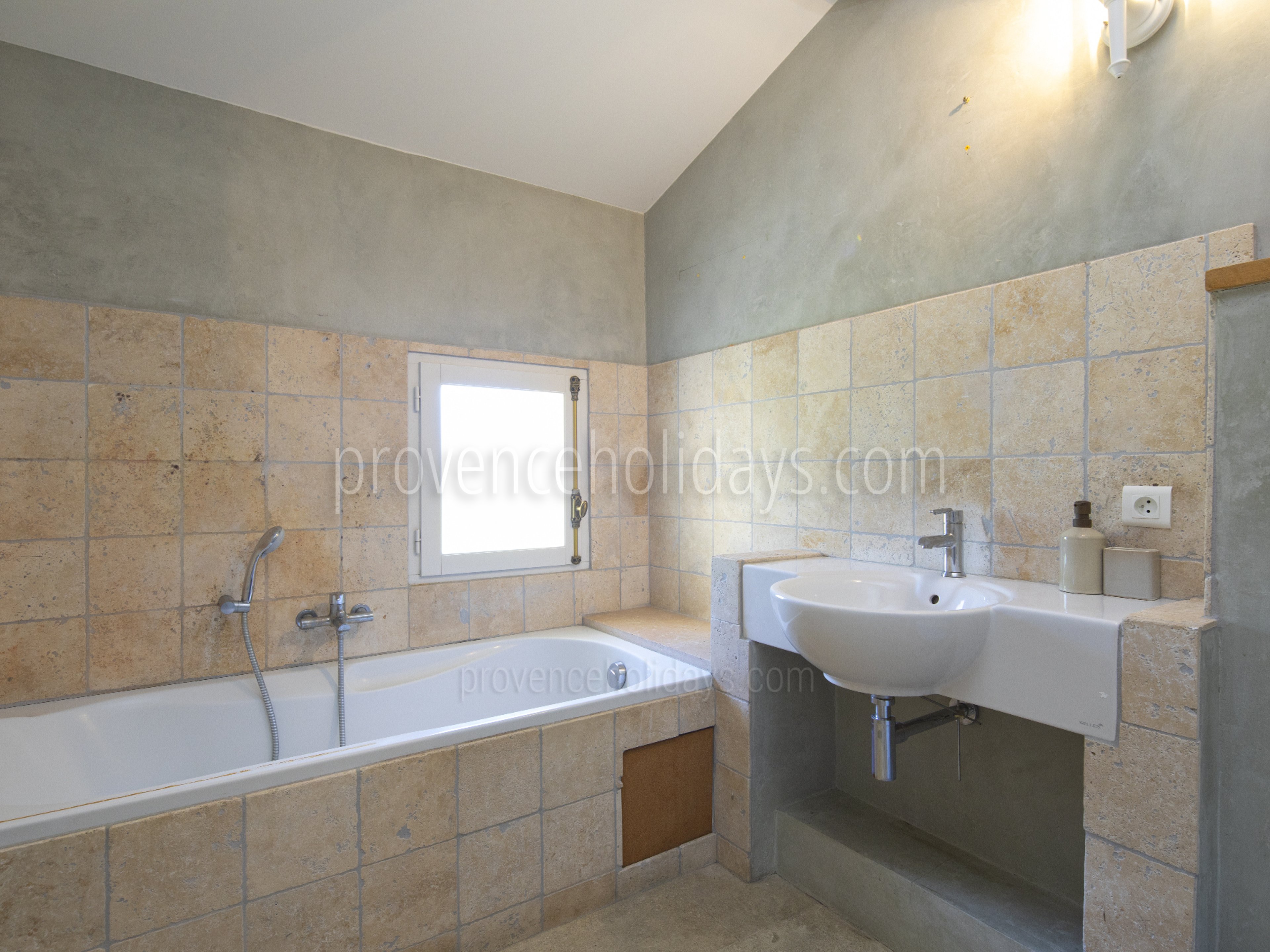 44 - Mas du Carlet: Villa: Bathroom