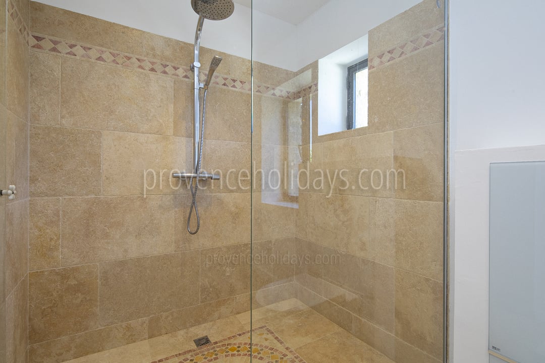 39 - Mas du Carlet: Villa: Bathroom