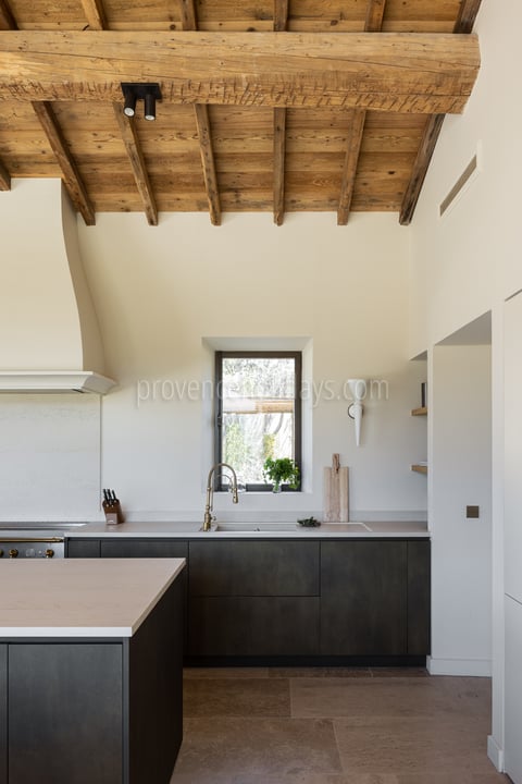 32 - Mas Chabaud: Villa: Interior