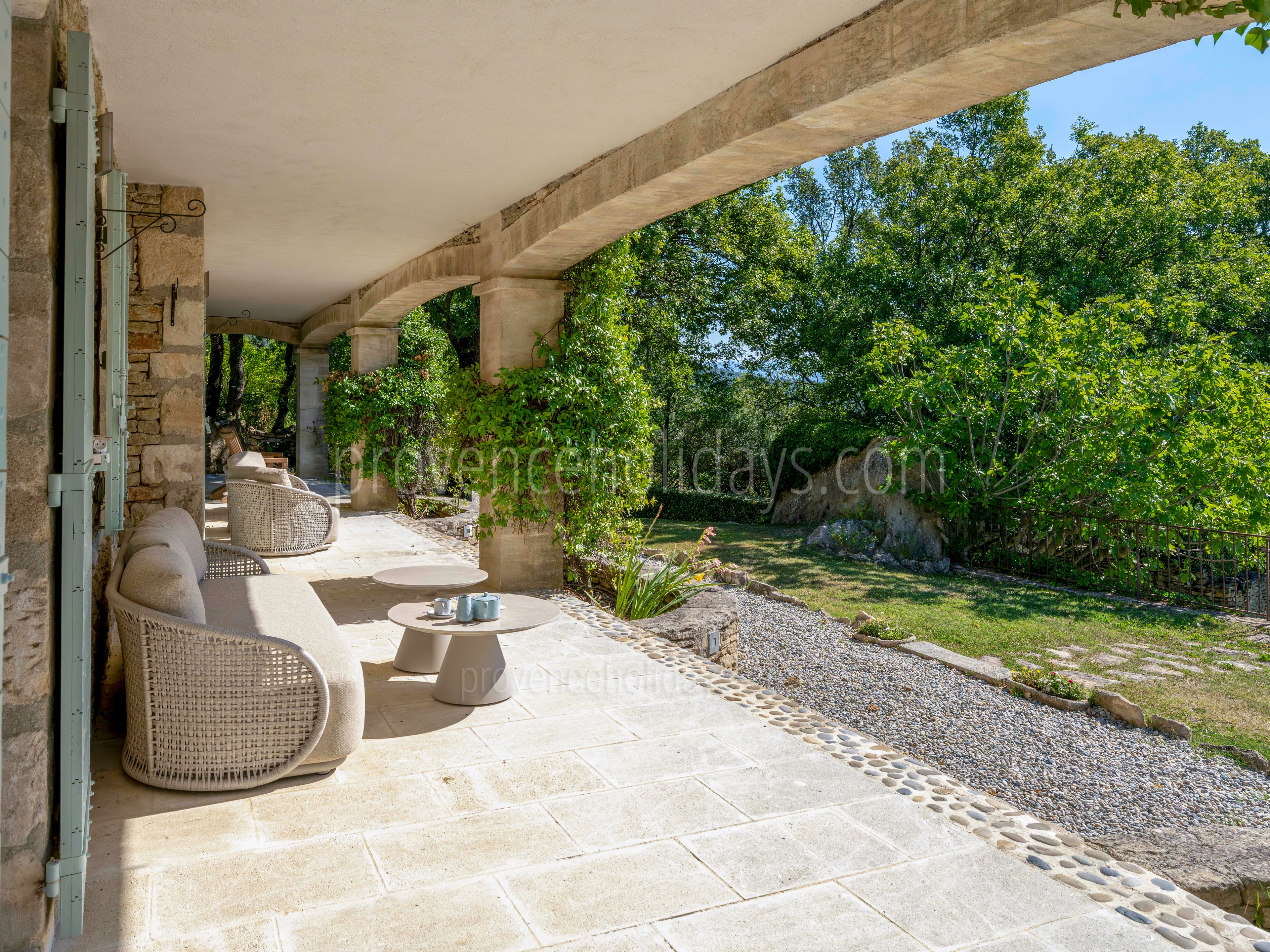 11 - La Pierre d\'Or: Villa: Exterior