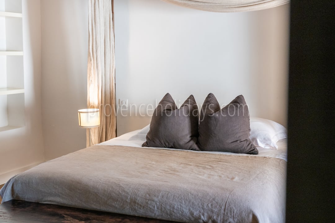 23 - Le Mas aux Gargouilles: Villa: Bedroom