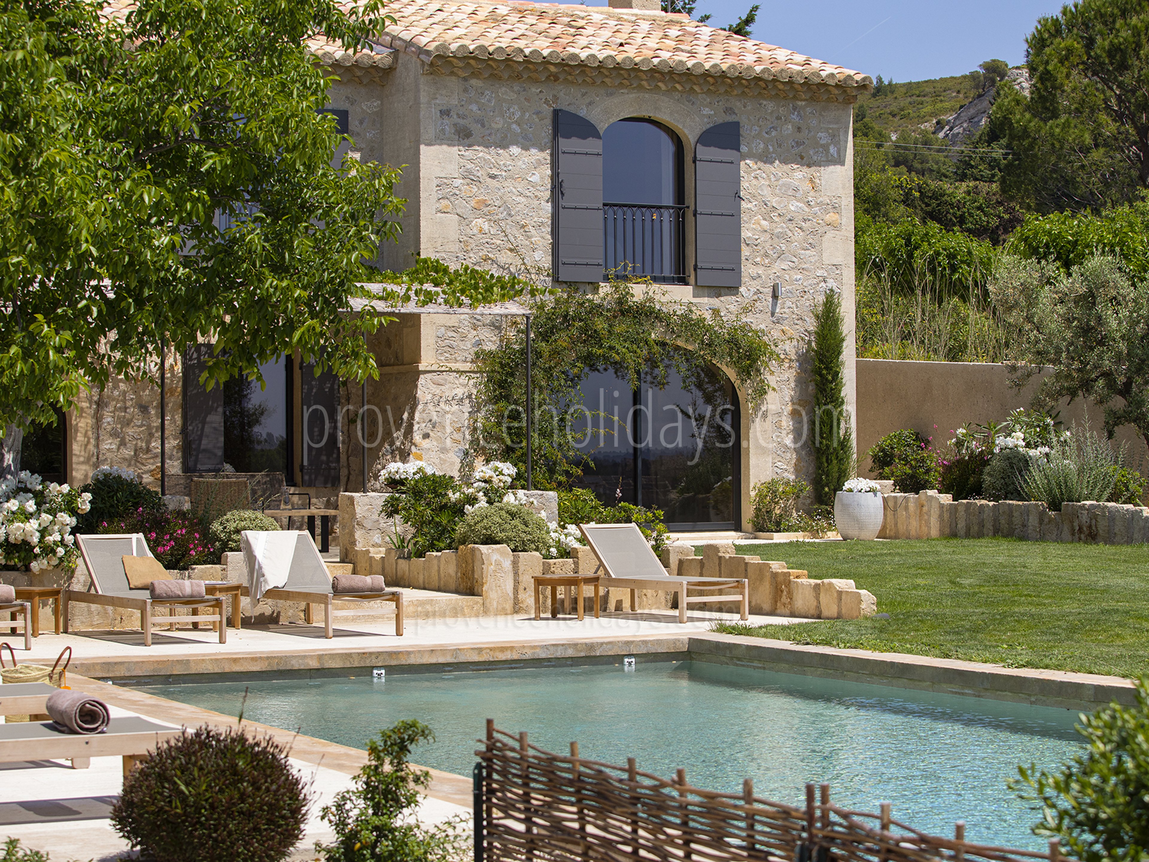 29 - Mas des Cerisiers: Villa: Exterior