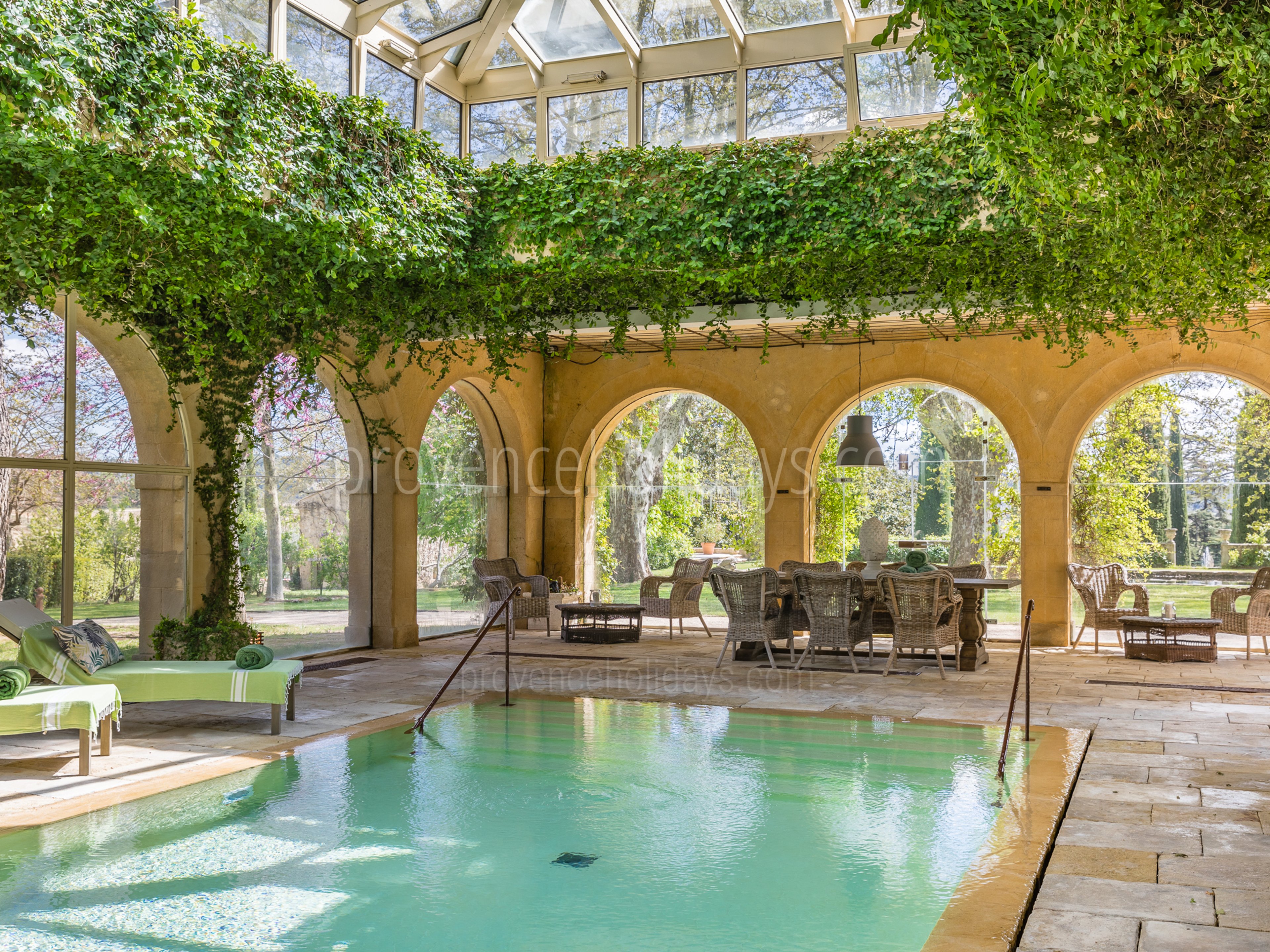 42 - Domaine de Luberon: Villa: Pool