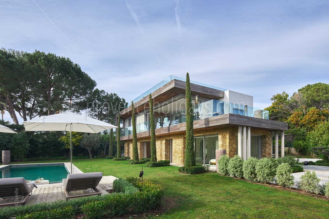 9 - Villa du Cap: Villa: Exterior