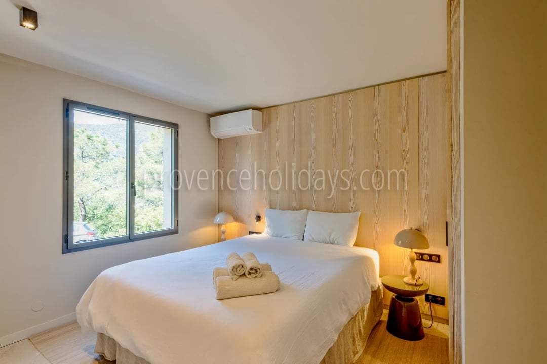 15 - Gerenoveerde villa in Rayol-Canadel-sur-Mer: Villa: Bedroom
