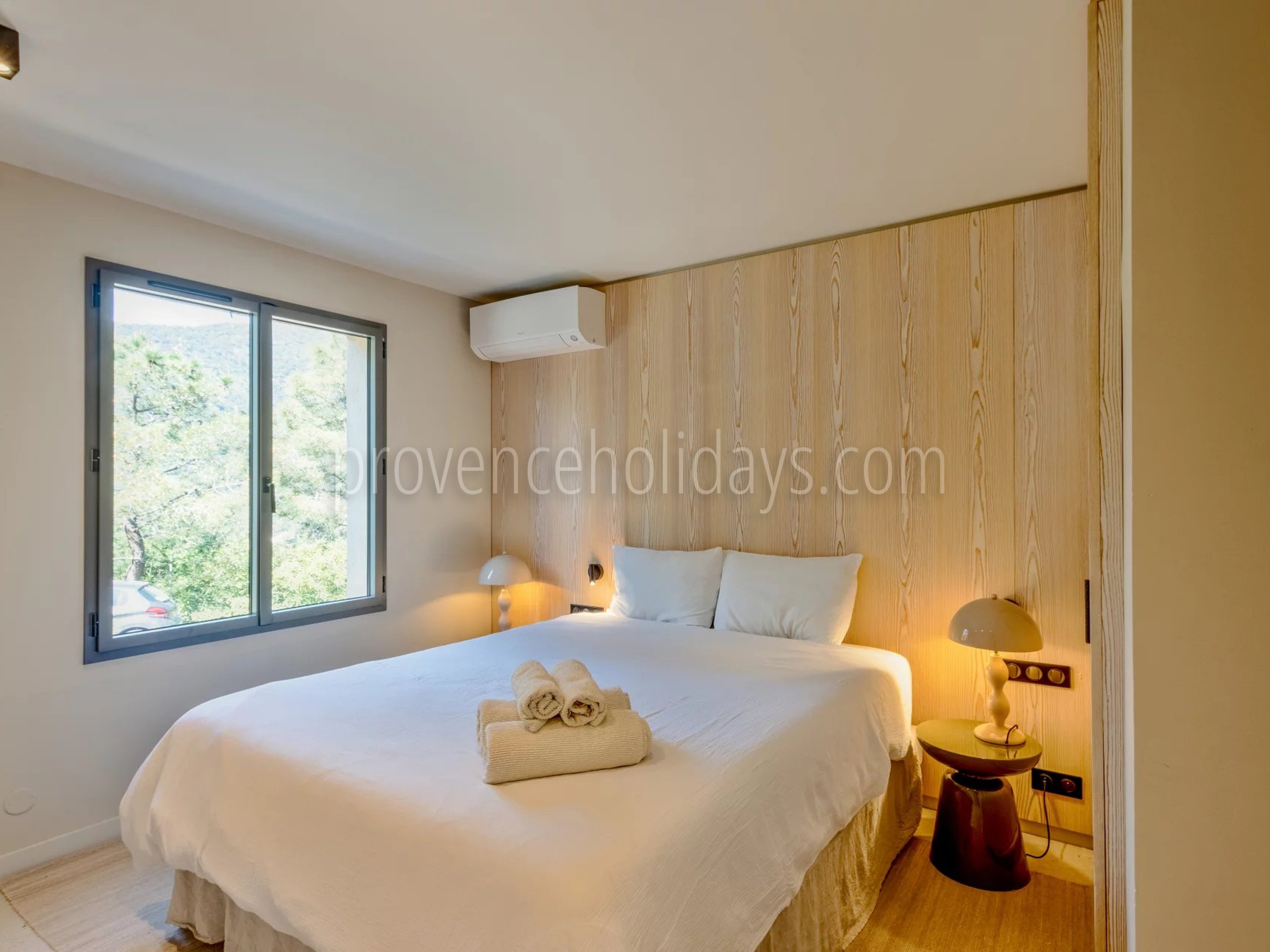 15 - Gerenoveerde villa in Rayol-Canadel-sur-Mer: Villa: Bedroom