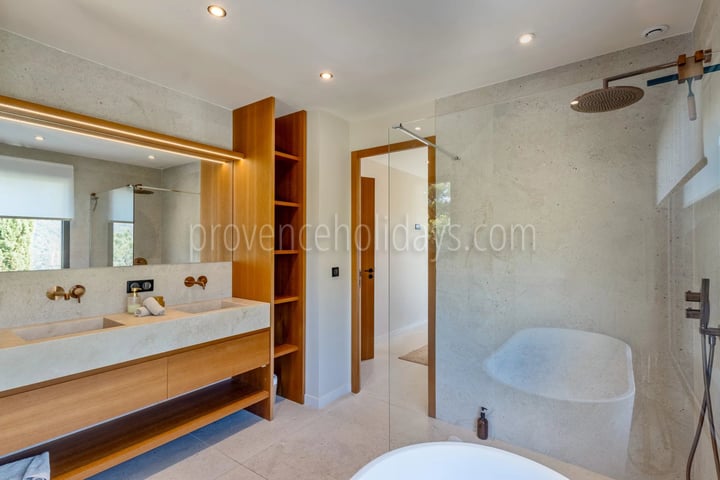 34 - Gerenoveerde villa in Rayol-Canadel-sur-Mer: Villa: Bathroom
