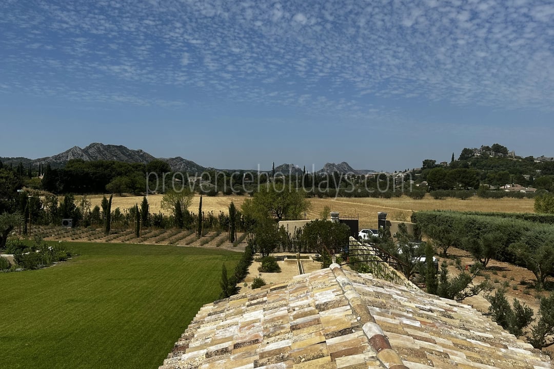 33 - Provençal mas in Eygalières: Villa: Exterior