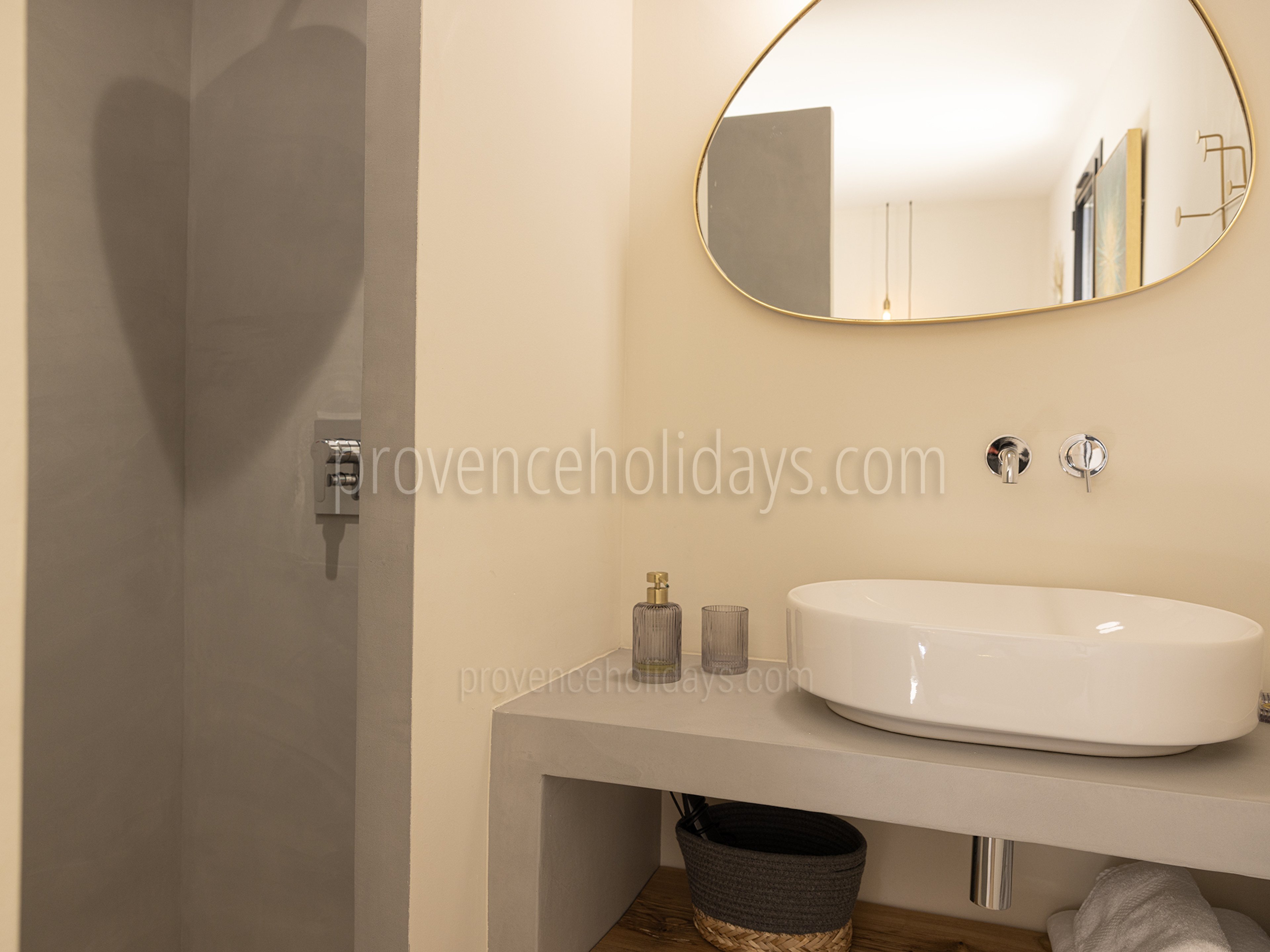 13 - Mas des Firmins: Villa: Bathroom