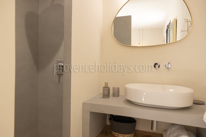 16 - Mas des Firmins: Villa: Bathroom