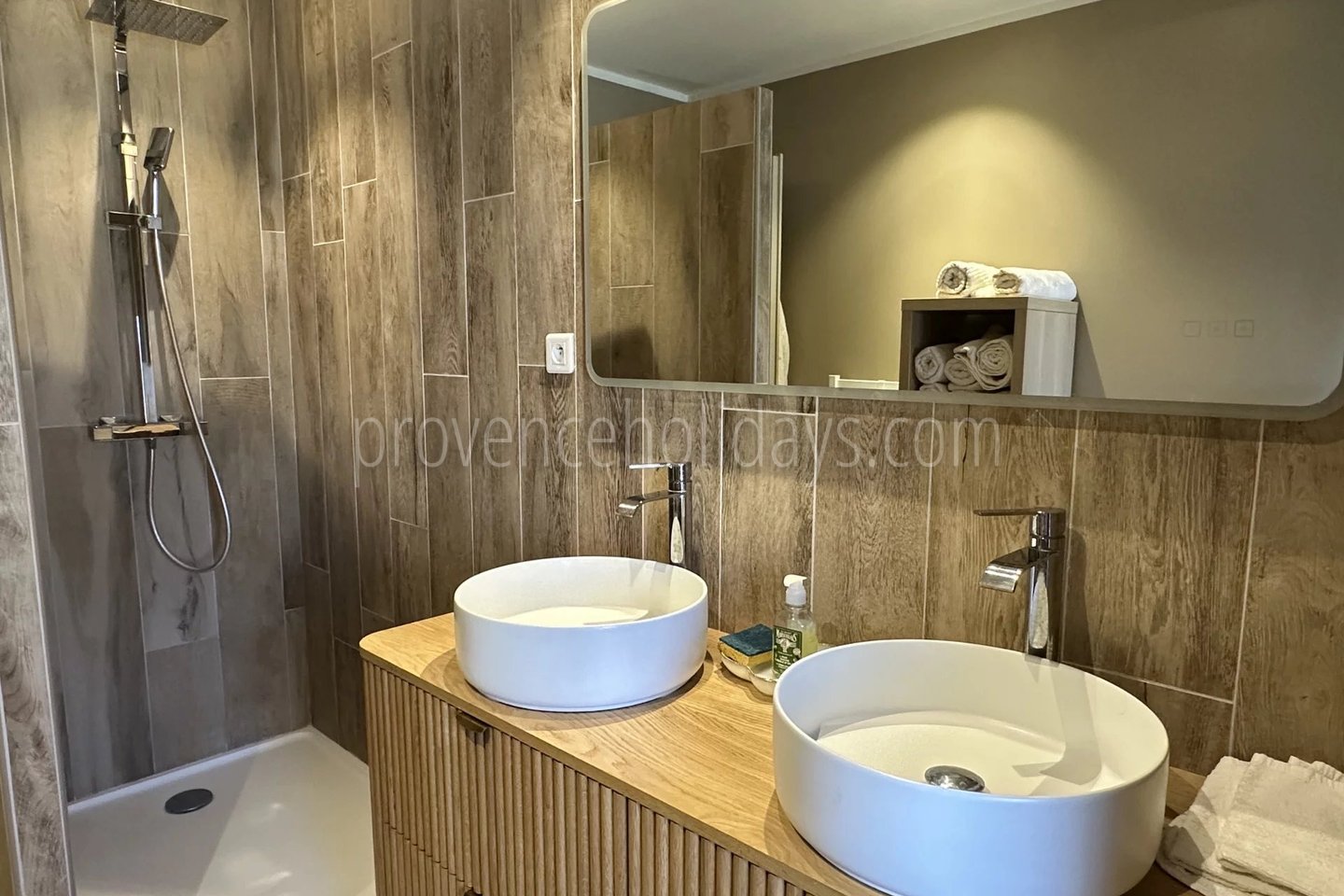 26 - Village house in Eygalières: Villa: Bathroom