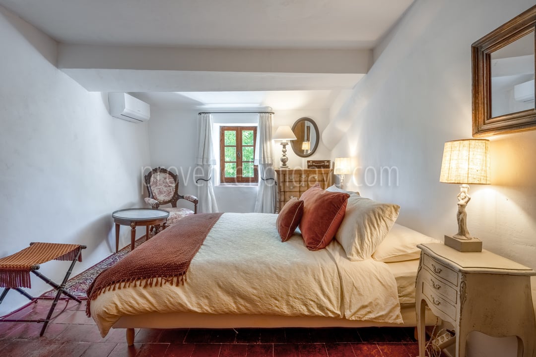 12 - Petite Maison Rochevieille: Villa: Bedroom 1