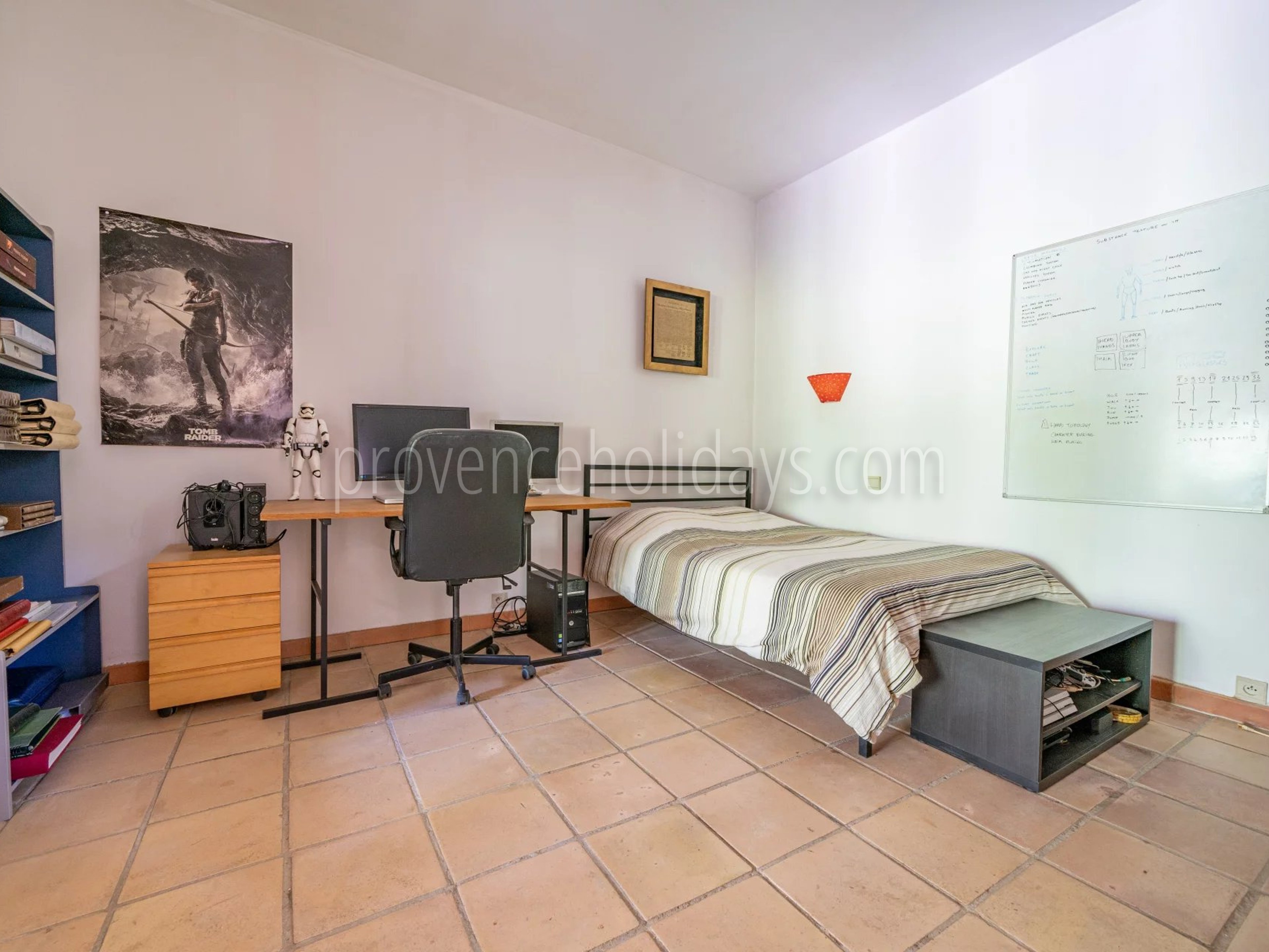 27 - Stone house in Ménerbes: Villa: Bedroom