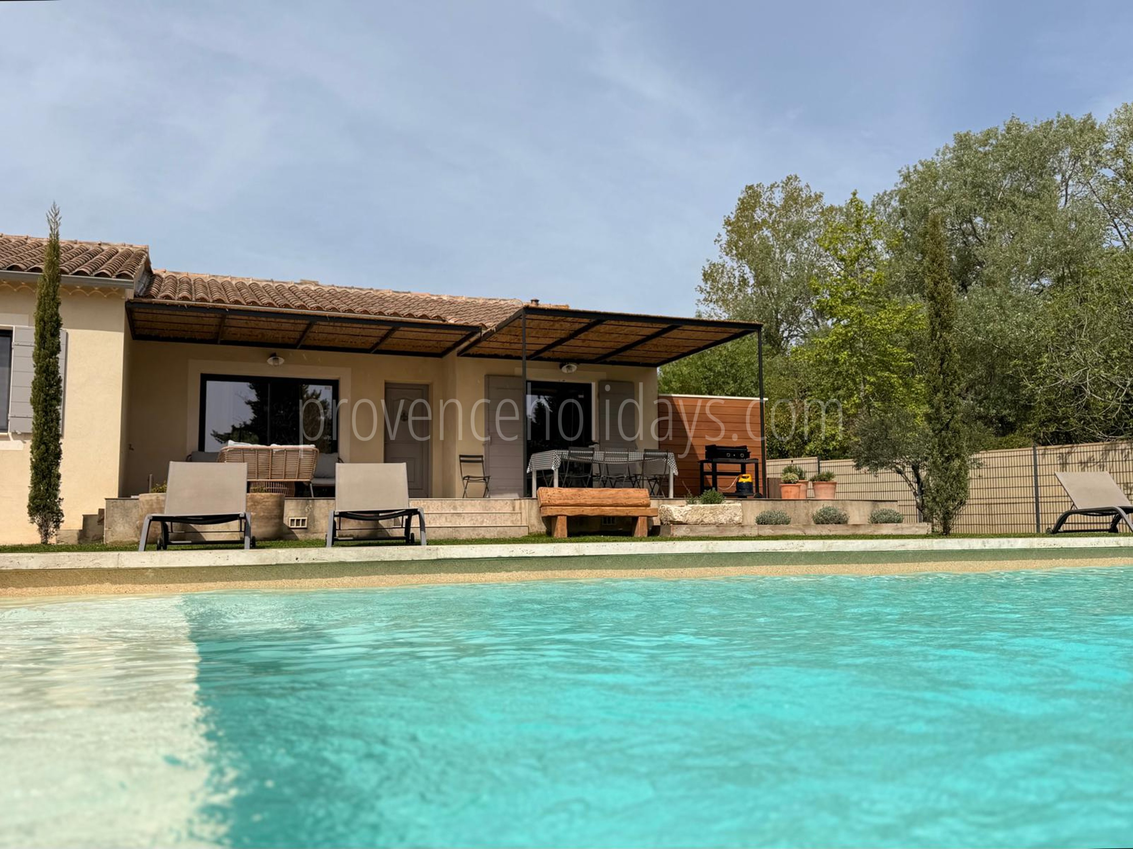 29 - Mazet du Paradou: Villa: Exterior