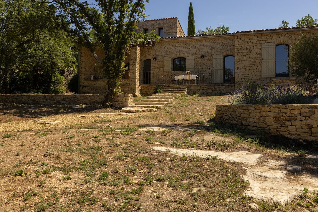 30 - Mas des Chênes Blancs: Villa: Exterior