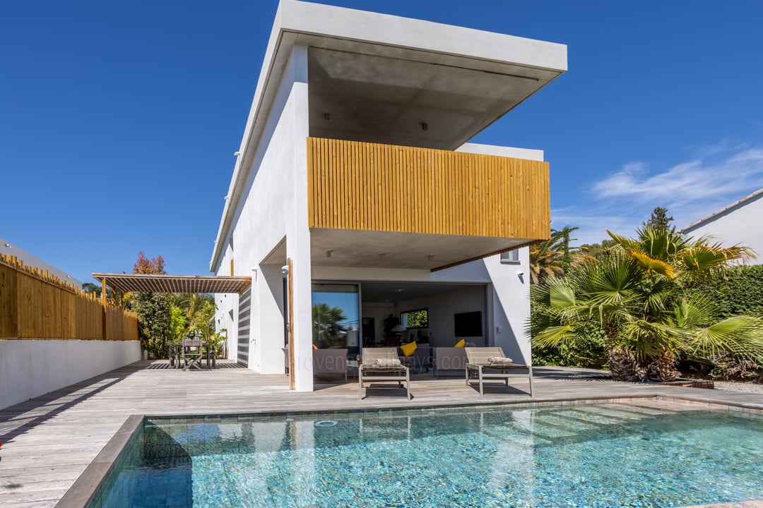 Villa contemporaine avec climatisation à Bandol.