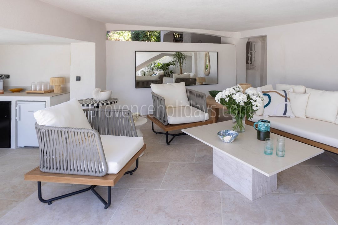 8 - Villa The Moon: Villa: Interior